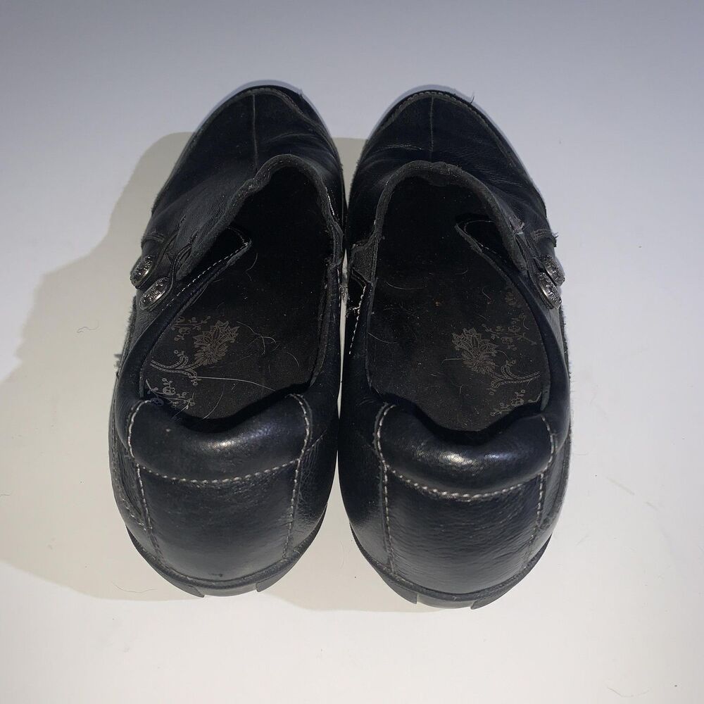 Taos Encore Shoes Womens 8.5 Black Leather Button Detail Slip On Comfort Casual - Picture 7 of 10